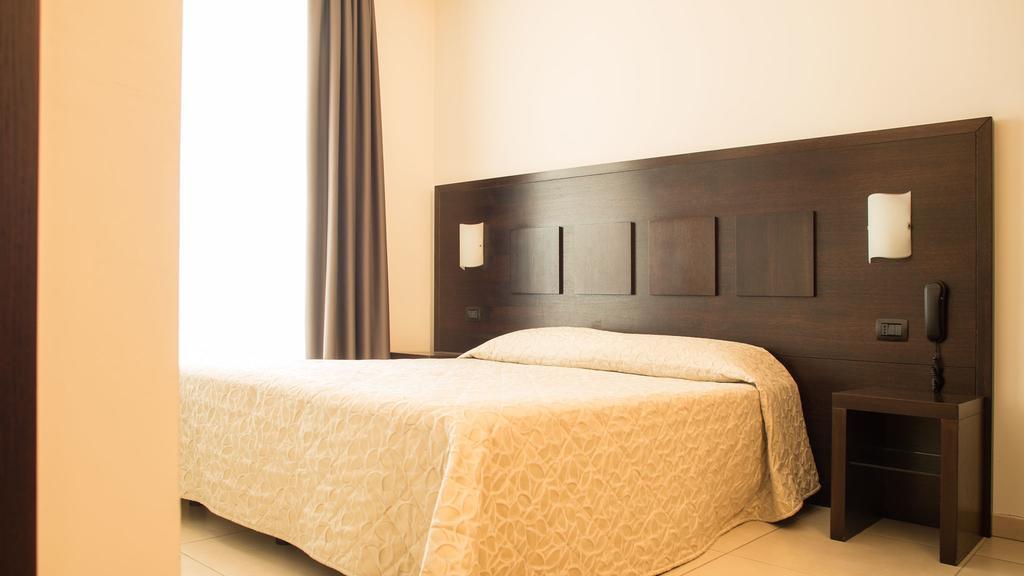 גרוסטו Hotel I Crespi מראה חיצוני תמונה