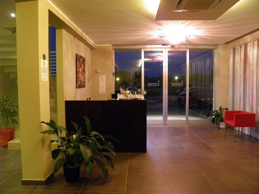 גרוסטו Hotel I Crespi מראה חיצוני תמונה